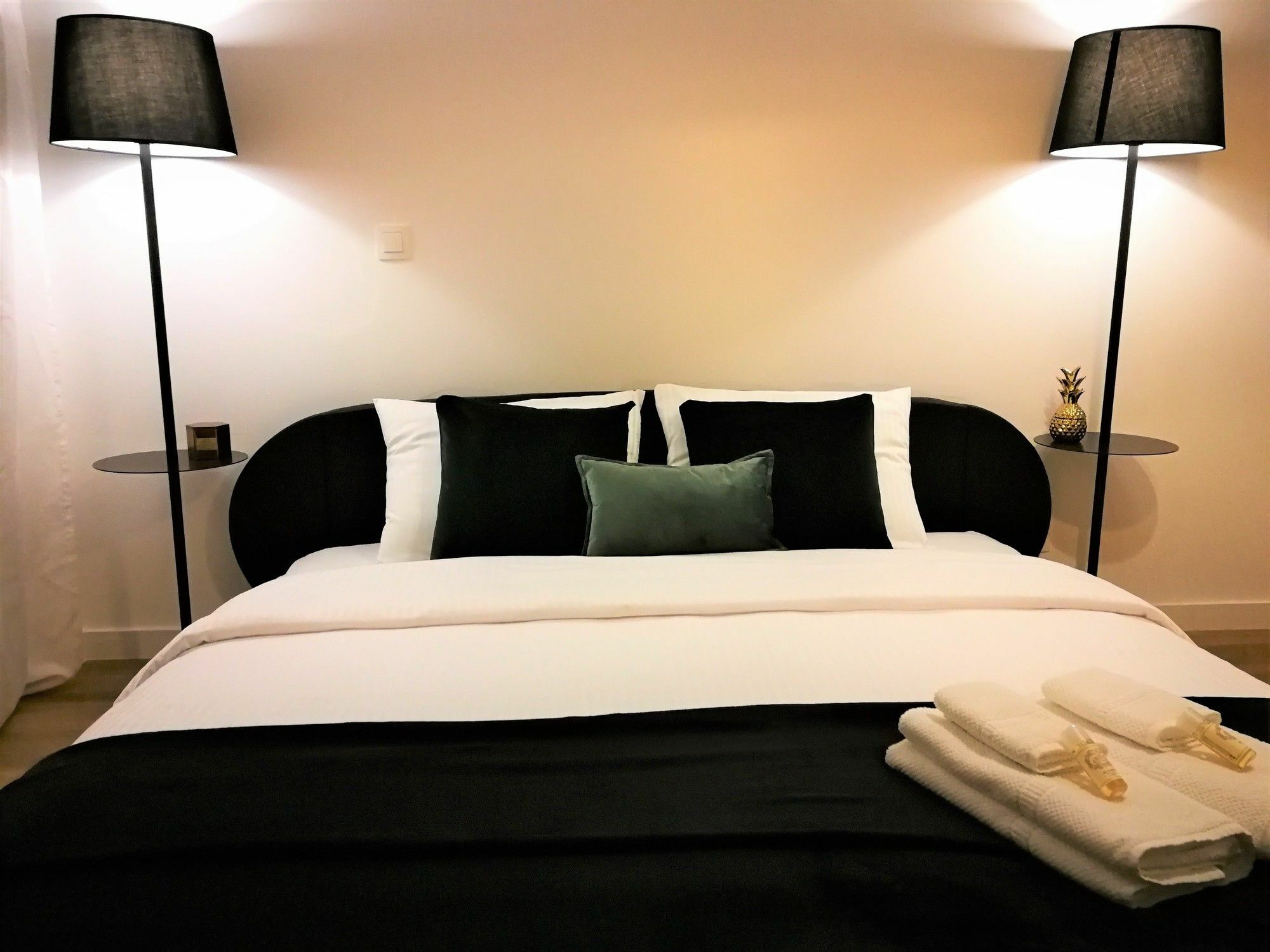 Industrial Lisbon Apartment (Adults Only) Екстериор снимка